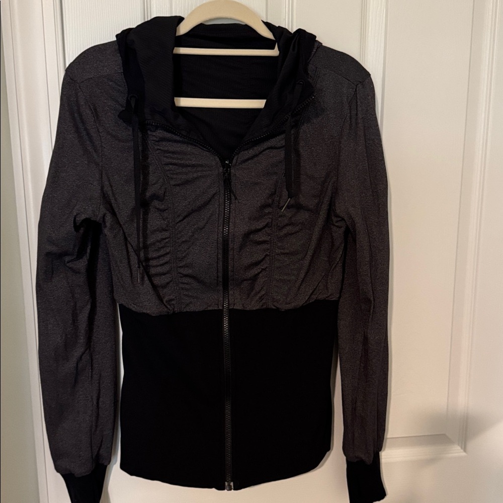 Lululemon Dance Studio jacket, reservable, size 12, black and gray. - Picture 7 of 9